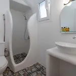 Manolis Aparthotel 3*