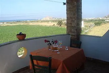 Manolis Aparthotel 3*