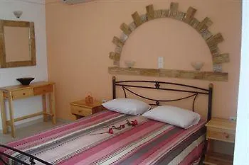 Manolis Aparthotel 3*