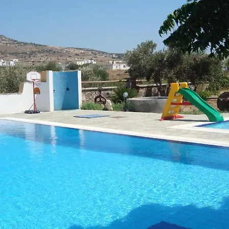 Manolis Aparthotel 3*